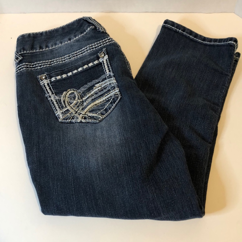 Maurice’s Denim Capris with White Stitching - Picture 5 of 8